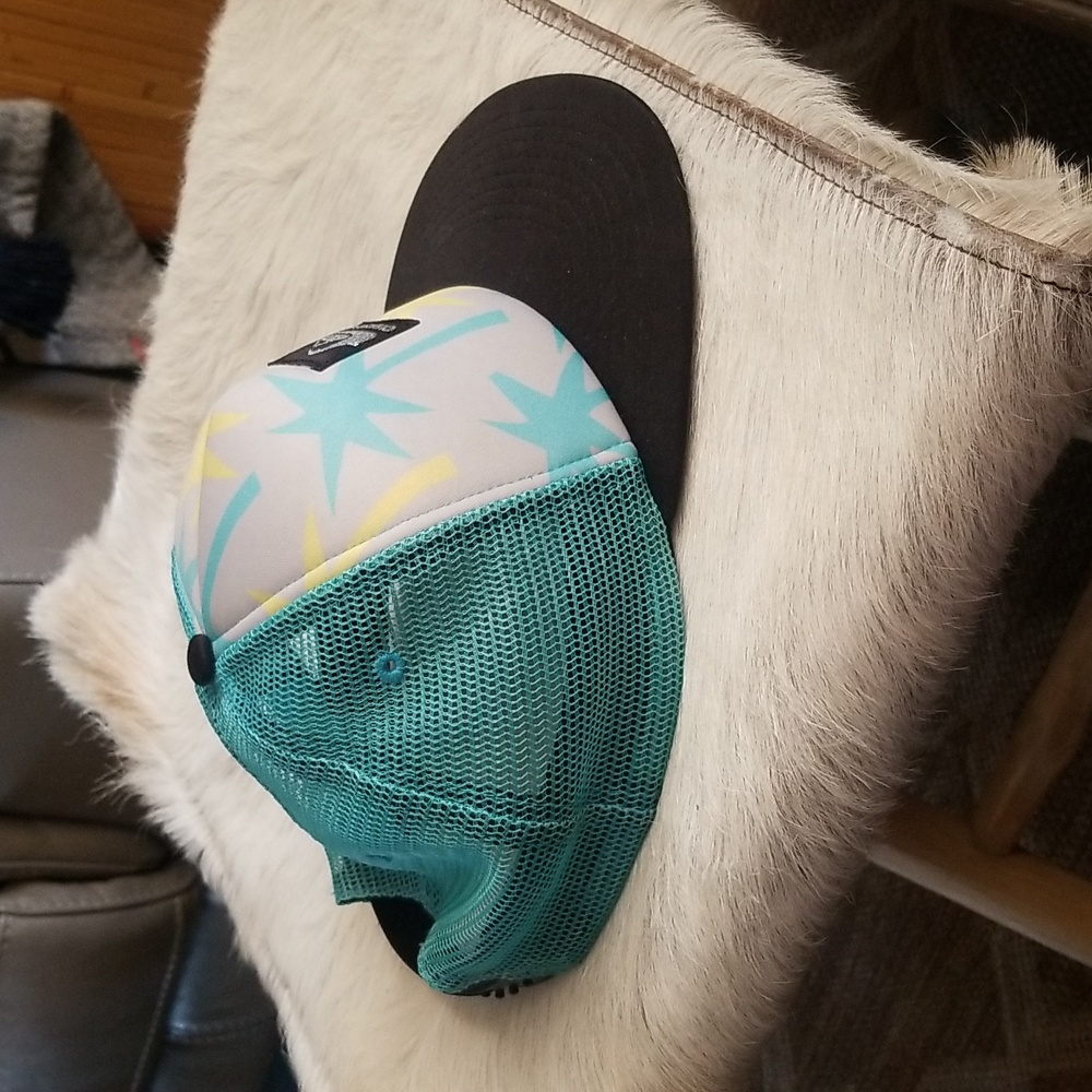 Quicksilver Trucker Hat - Picture 3 of 8
